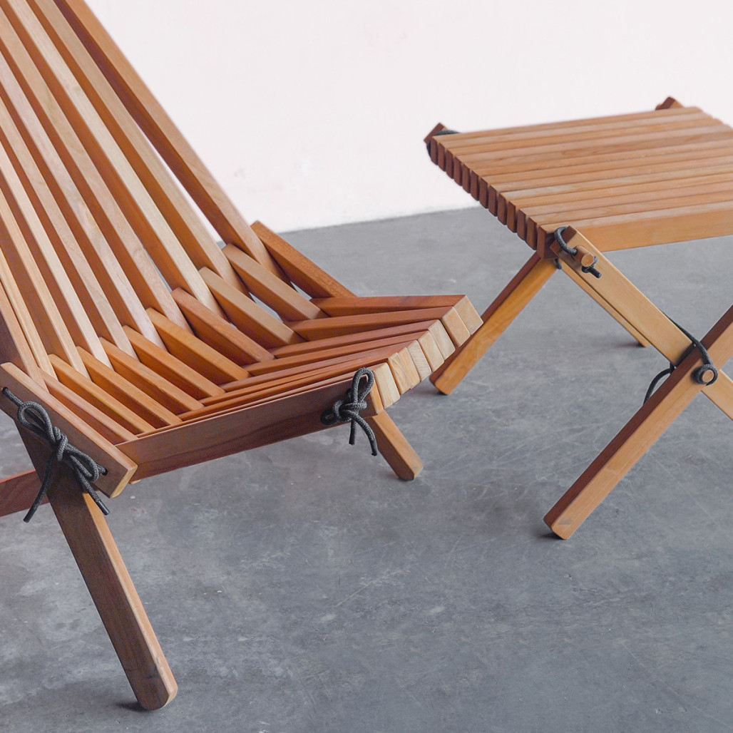 Chaise de jardin en teck Wanda Collection avec coussin appui-tête gris Chaise de jardin en teck Wanda Collection avec coussin appui-tête gris