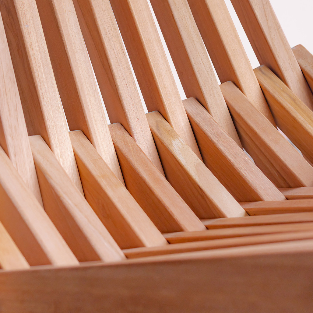 Chaise de jardin en teck avec coussin blanc et appui-tête - Wanda Collection Chaise de jardin en teck avec coussin blanc et appui-tête - Wanda Collection