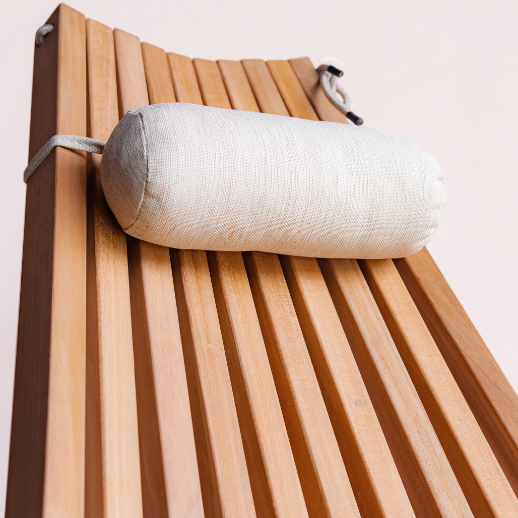 Chaise de jardin en teck avec coussin blanc et appui-tête - Wanda Collection Chaise de jardin en teck avec coussin blanc et appui-tête - Wanda Collection