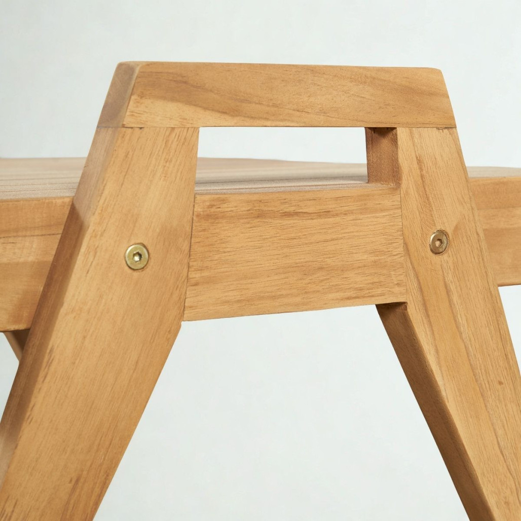 Table basse en teck massif | Style naturel et épuré Table basse en teck massif | Style naturel et épuré