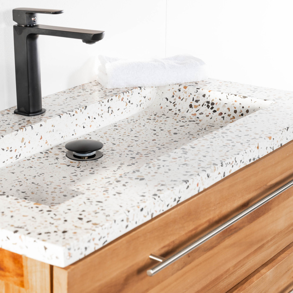 Meuble salle de bain en teck avec plan en terrazzo crème Bagster 80 cm Meuble salle de bain en teck avec plan en terrazzo crème Bagster 80 cm