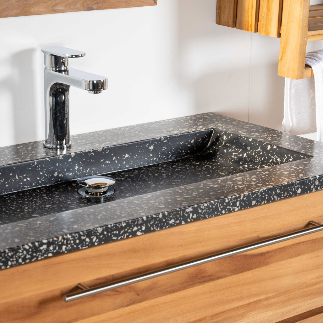 Meuble salle de bain en teck avec plan en terrazzo noir Bagster 80 cm Meuble salle de bain en teck avec plan en terrazzo noir Bagster 80 cm