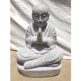 Estatua monje shaolin sentado en piedra de lava 50 cm