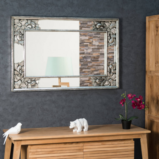 Espejo decorativo de madera con pátina Mathilde plateado 110 x 70 cm