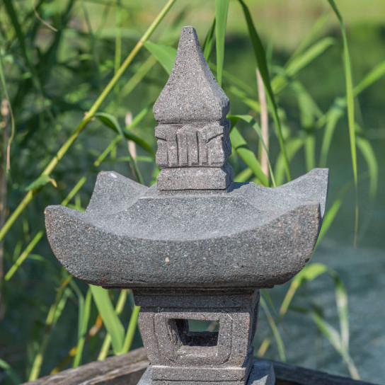 Lanterne japonaise en pierre de lave 55cm