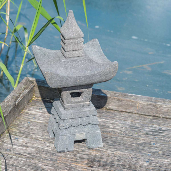 Lanterne japonaise en pierre de lave 55cm
