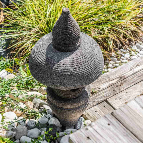 Lanterne japonnais en pierre de lave 55 cm jardin zen