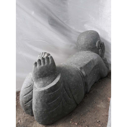 Statue de jardin moine allongé en pierre 1m