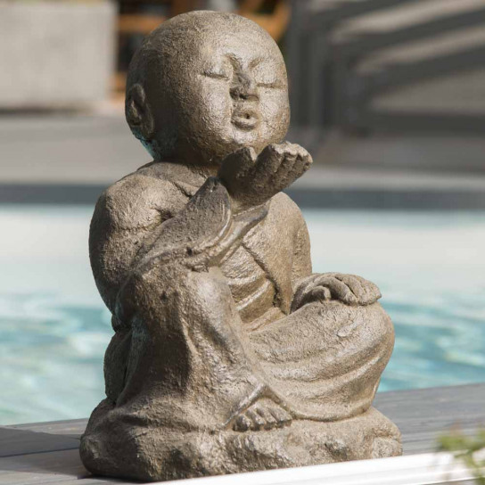 Statue de jardin moine shaolin heureux patiné brun antique 40 cm