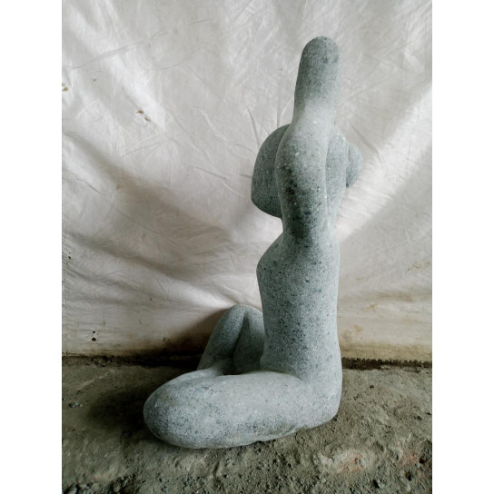 Statue design en pierre yoga 50 cm