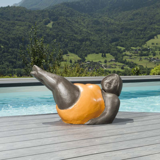Statue femme contemporaine orange