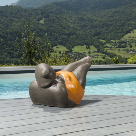 Statue femme contemporaine orange