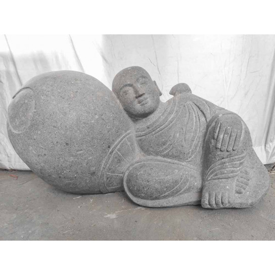 Statue moine allongé zen en pierre volcanique 10 cm