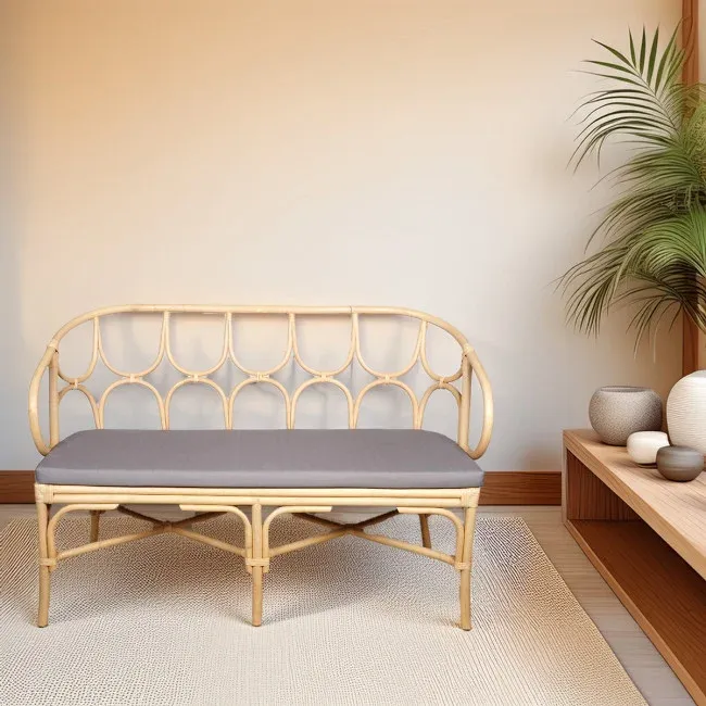 Banc en rotin naturel avec coussin gris