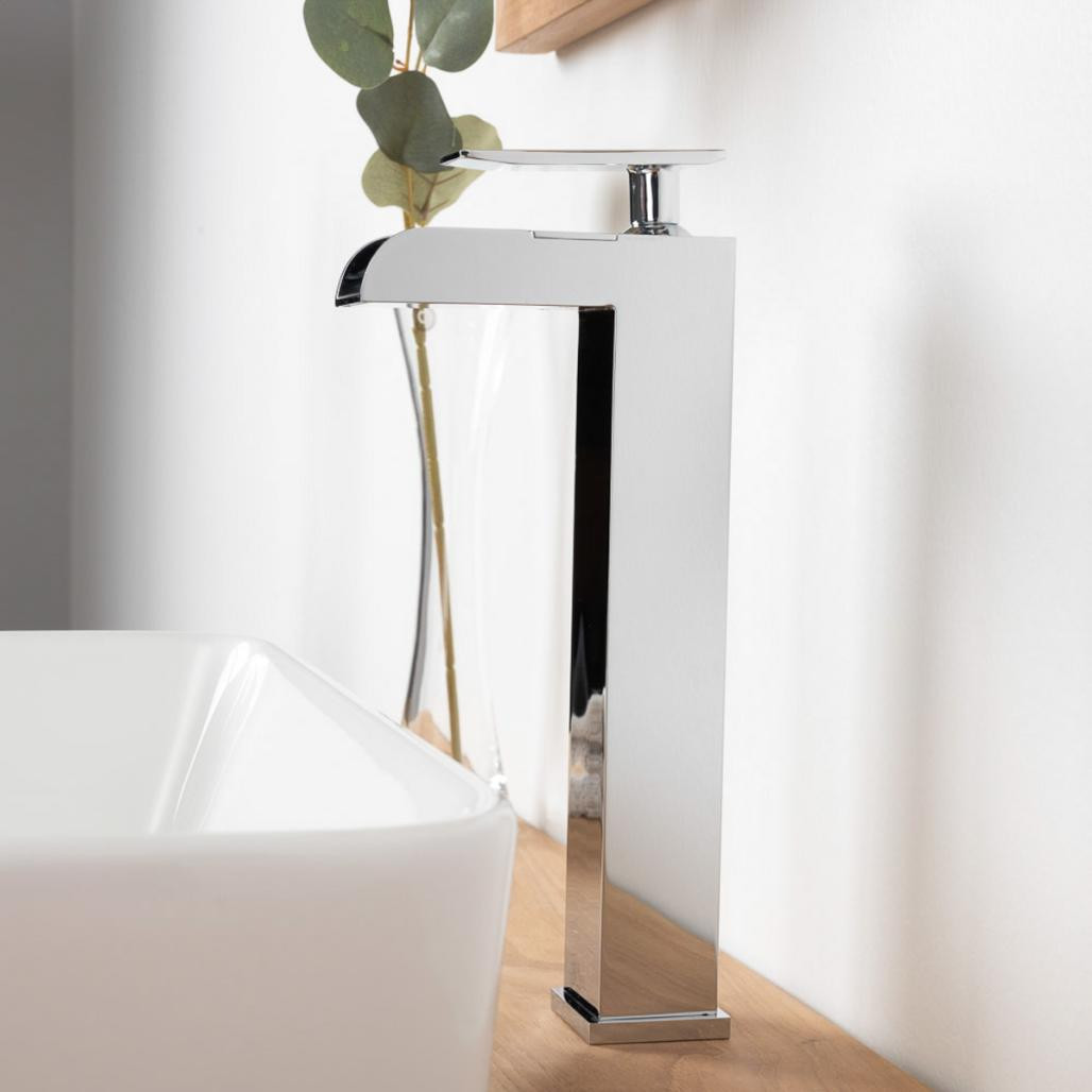 Robinet cascade chromé à lame d'eau large pour vasque de salle de bain