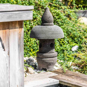 Lanterne japonnais en pierre de lave 55 cm jardin zen