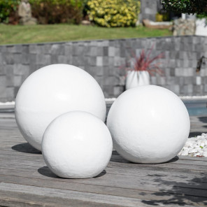 Tres bolas decorativas para exterior blanco
